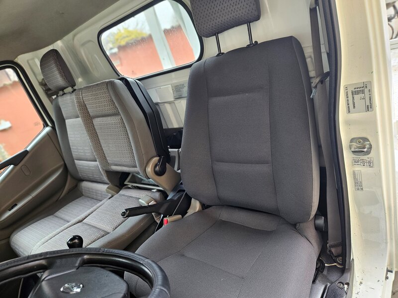 Nacela Nissan Cabstar cu brat articulat