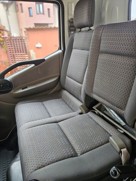 Nacela Nissan Cabstar cu brat articulat